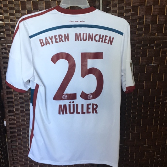 2013-14 #25 Thomas Muller Bayern Away Kit - Picture 2 of 5